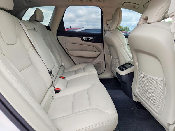 2025 VOLVO XC60 Ultra Dark