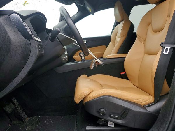 2020 VOLVO XC60 Inscription