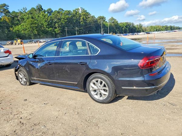 2017 VOLKSWAGEN PASSAT