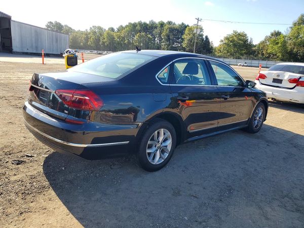 2017 VOLKSWAGEN PASSAT