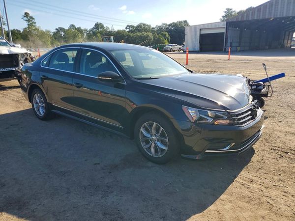2017 VOLKSWAGEN PASSAT