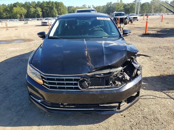 2017 VOLKSWAGEN PASSAT