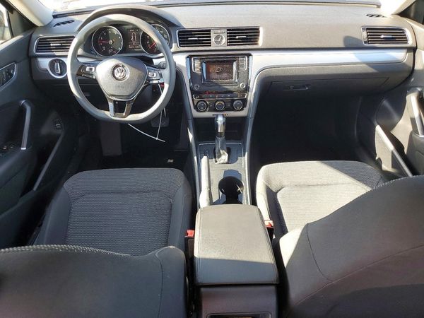 2017 VOLKSWAGEN PASSAT