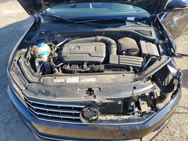 2017 VOLKSWAGEN PASSAT