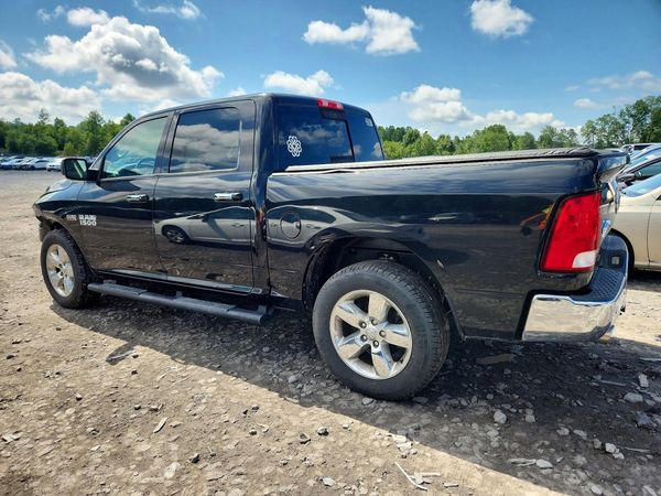 2016 RAM 1500 SLT
