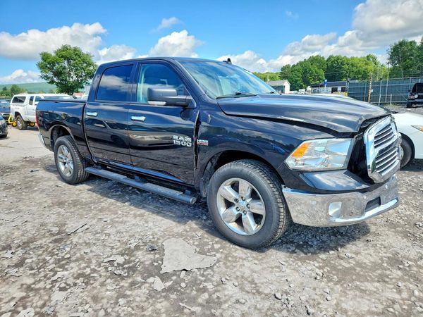 2016 RAM 1500 SLT