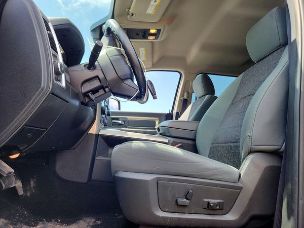 2016 RAM 1500 SLT