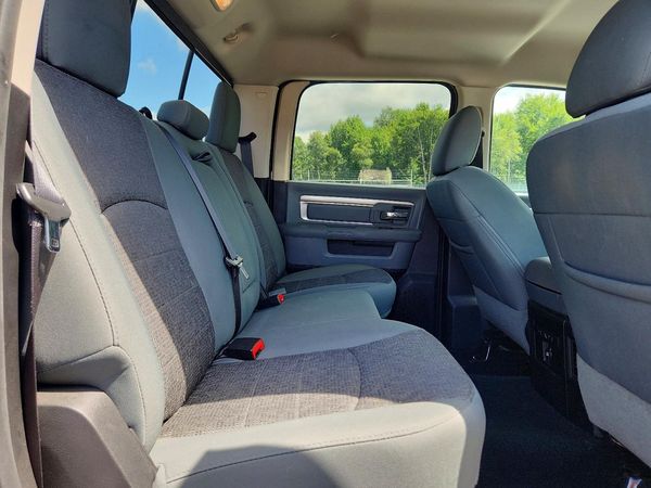 2016 RAM 1500 SLT