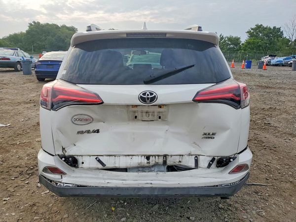 2018 TOYOTA RAV4 Adventure/XLE