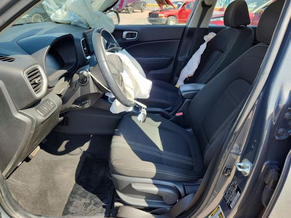 2024 HYUNDAI VENUE SEL / Limited — DENT