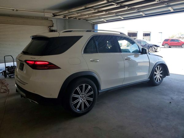 2026 MERCEDES-BENZ GLE