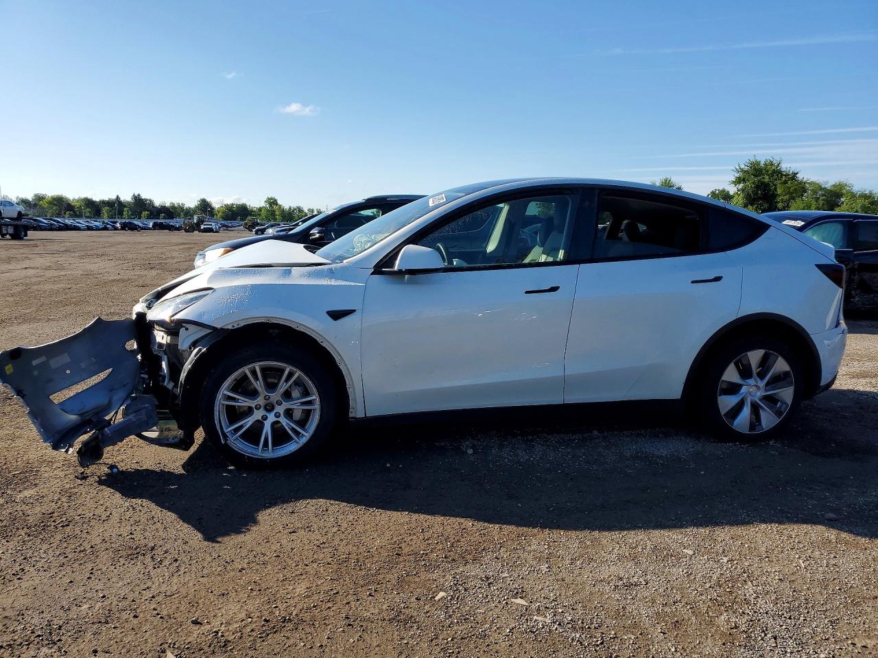 2022 TESLA MODEL Y — Front 3/4
