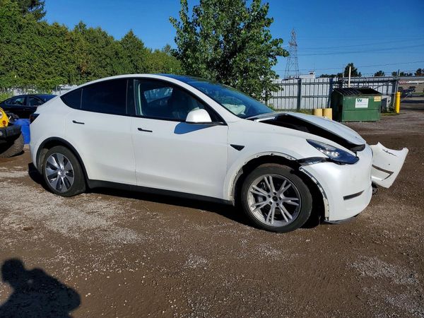 2022 TESLA MODEL Y — Passenger 3/4
