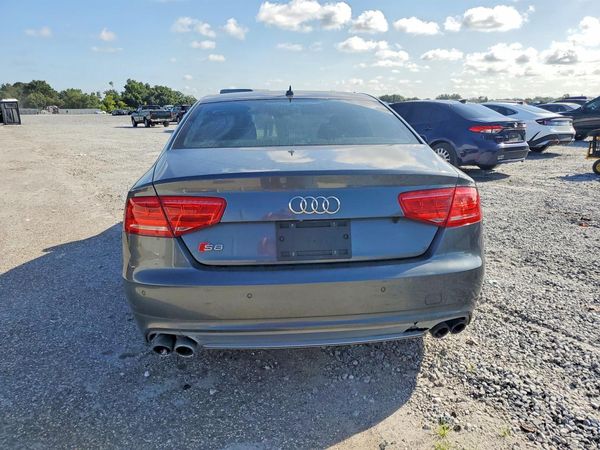 2014 AUDI S8 — DIRR