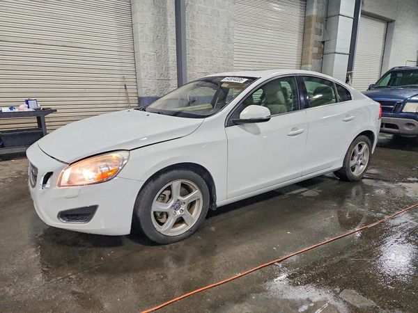 2013 VOLVO S60