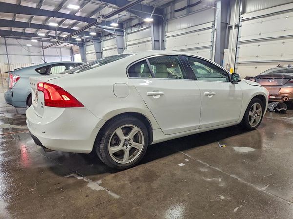 2013 VOLVO S60