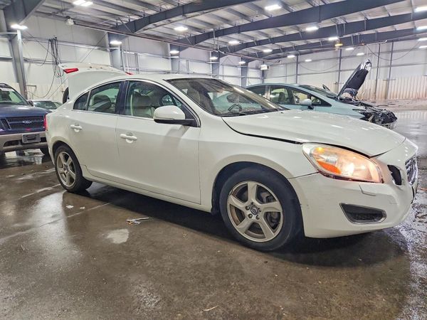 2013 VOLVO S60