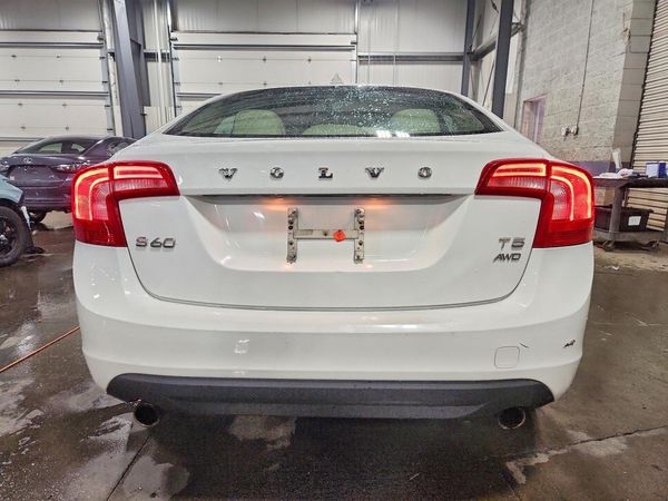 2013 VOLVO S60