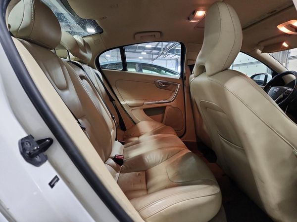 2013 VOLVO S60