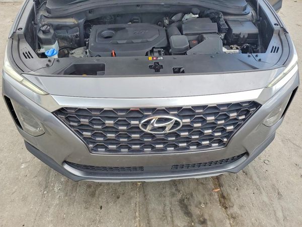 2019 HYUNDAI SANTA FE SE