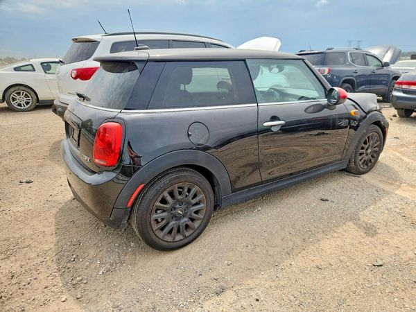2017 MINI COOPER