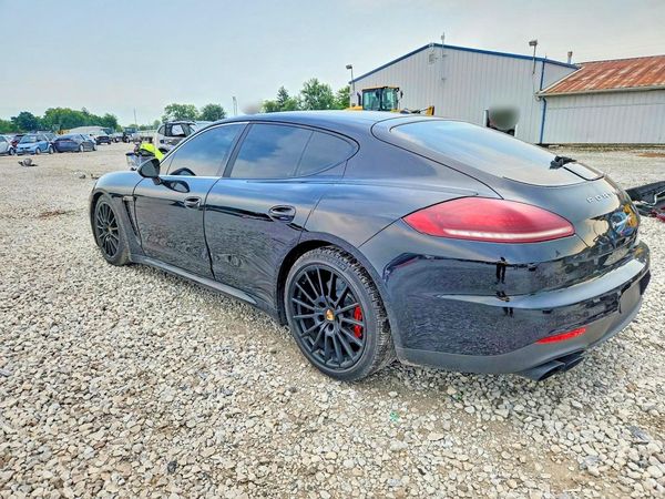 2016 PORSCHE PANAMERA