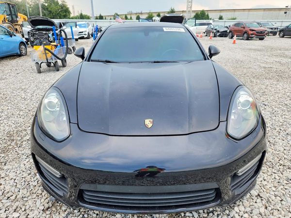 2016 PORSCHE PANAMERA