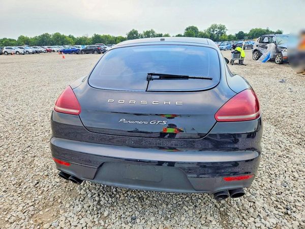 2016 PORSCHE PANAMERA