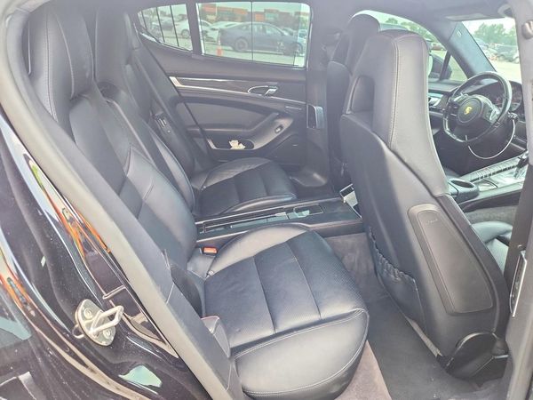 2016 PORSCHE PANAMERA