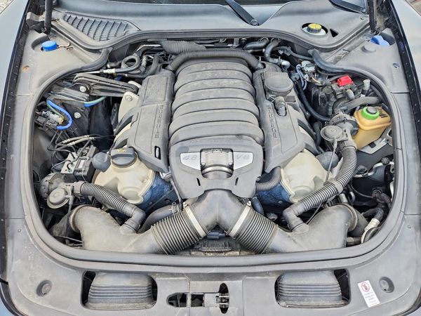 2016 PORSCHE PANAMERA