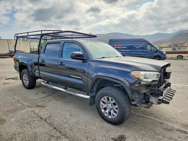 2017 TOYOTA TACOMA SR5/TRD Sport