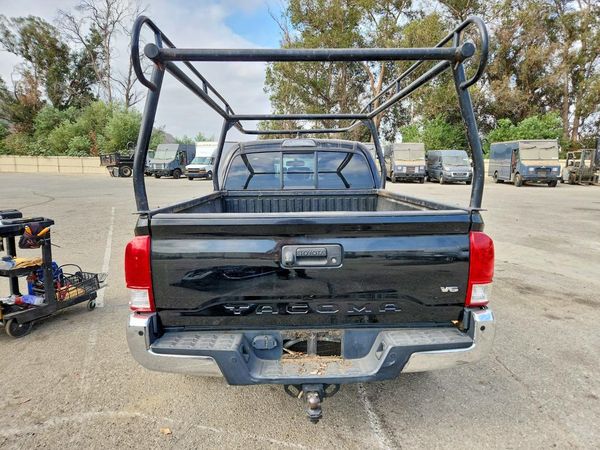 2017 TOYOTA TACOMA SR5/TRD Sport