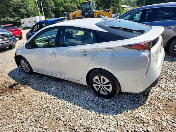 2017 TOYOTA PRIUS