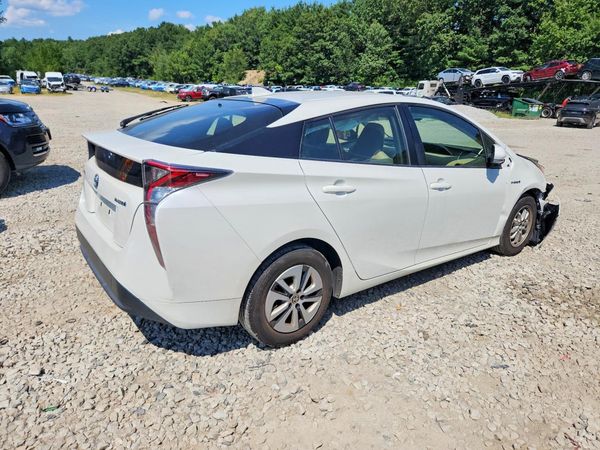 2017 TOYOTA PRIUS