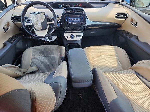 2017 TOYOTA PRIUS
