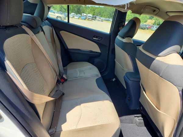 2017 TOYOTA PRIUS
