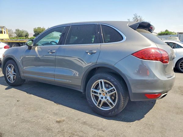 2013 PORSCHE CAYENNE