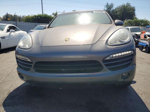 2013 PORSCHE CAYENNE