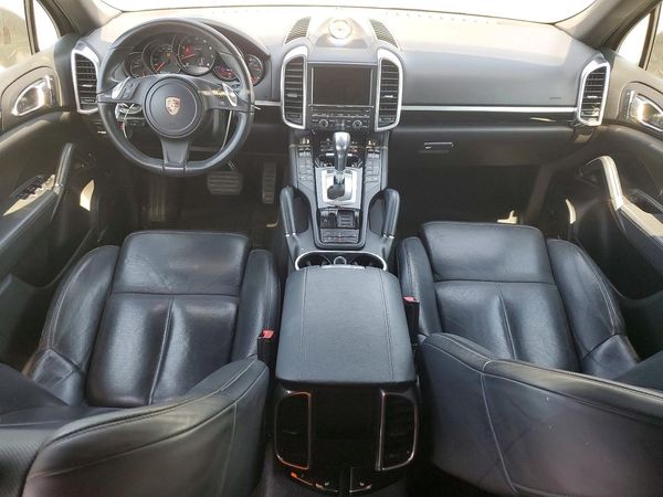 2013 PORSCHE CAYENNE