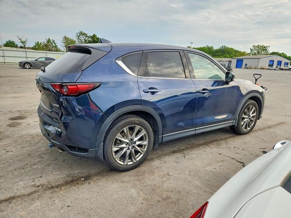 2019 MAZDA CX-5 Signature