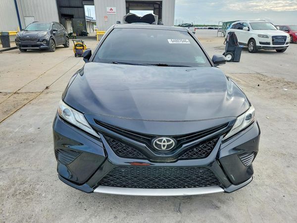 2018 TOYOTA CAMRY