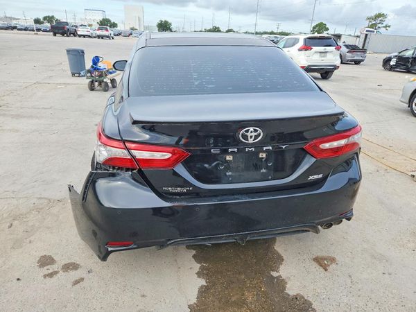 2018 TOYOTA CAMRY