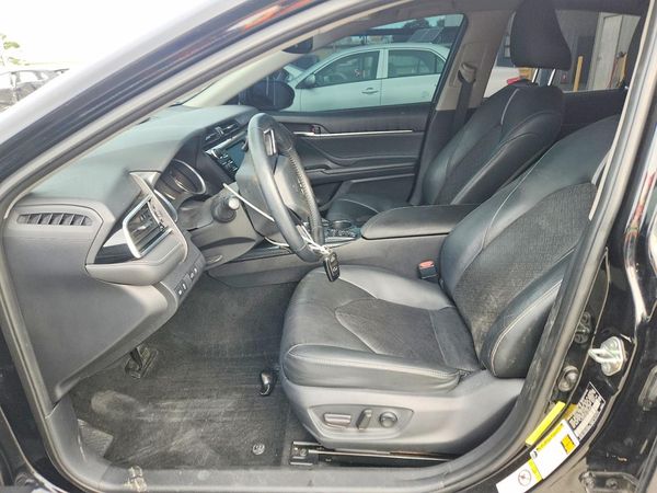 2018 TOYOTA CAMRY