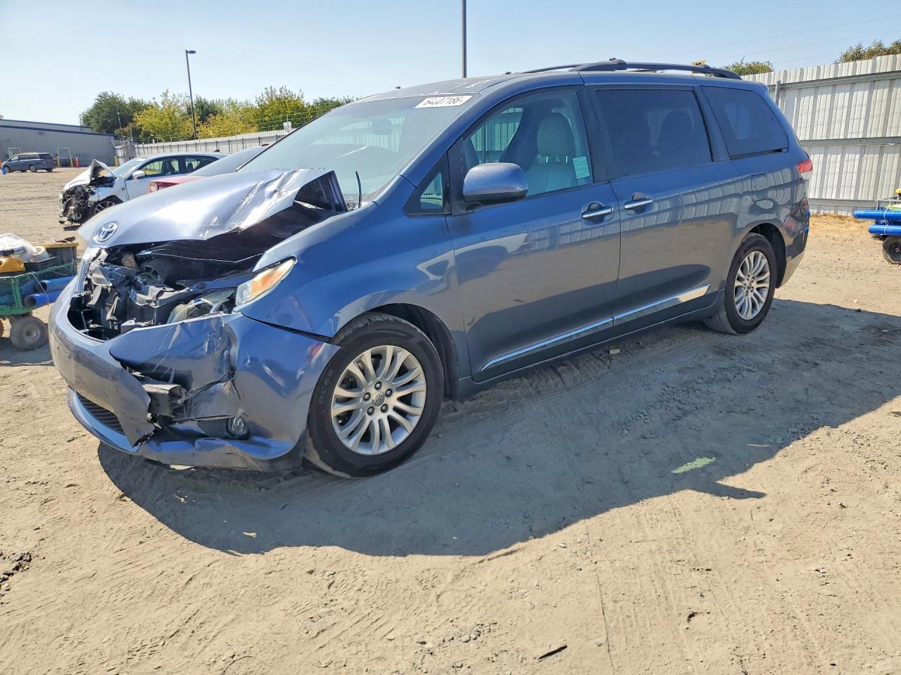 2013 TOYOTA SIENNA