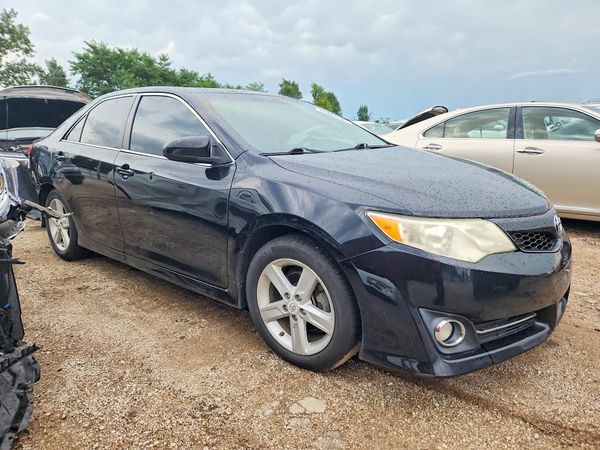 2012 TOYOTA CAMRY