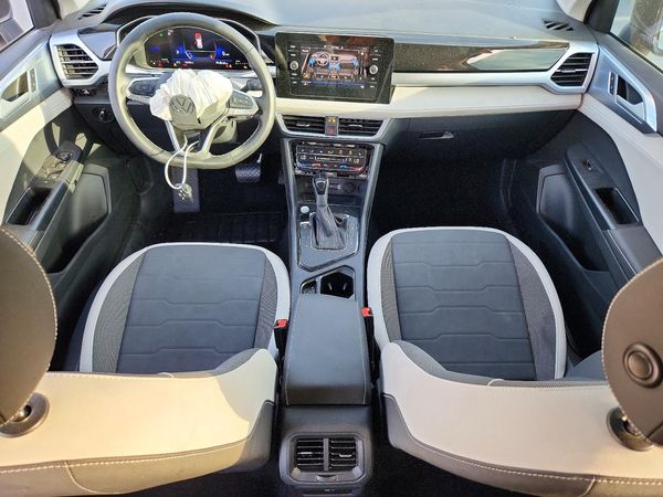 2025 VOLKSWAGEN TAOS SE