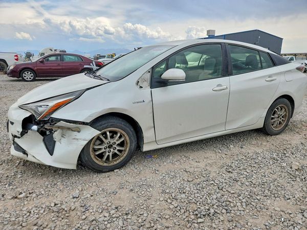 2017 TOYOTA PRIUS