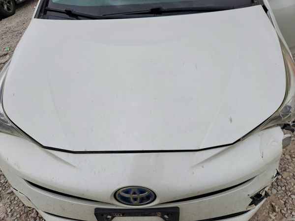 2017 TOYOTA PRIUS One/Two — Engine bay