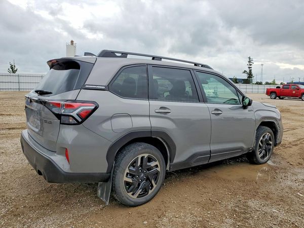 2025 SUBARU FORESTER Premium