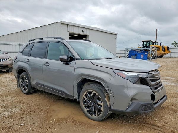 2025 SUBARU FORESTER Premium